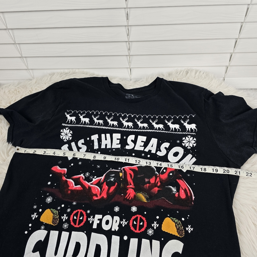 Deadpool 'Tis The Season For Cuddling T Shirt - Picture 3 of 9